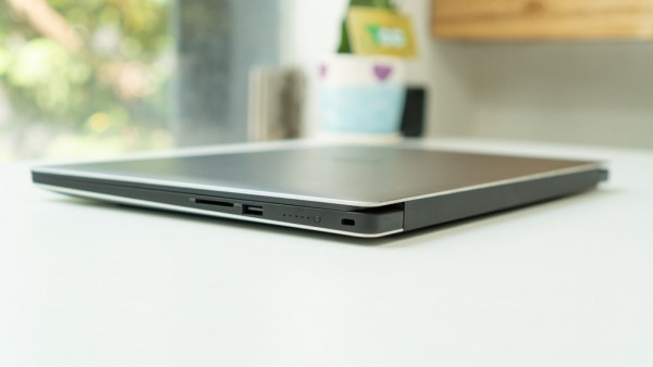 Laptop cũ Dell XPS 9550 | i7 6700HQ | RAM 8 GB | SSD 256 GB | VGA nVIDIA Geforce 960M | Màn 15.6 Full HD