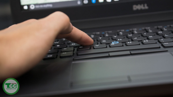 Laptop cũ Dell Precision 3510 i7-6820HQ (6700HQ) | 8GB | SSD 256GB| AMD FirePro W5130M (2GB) | 15.6