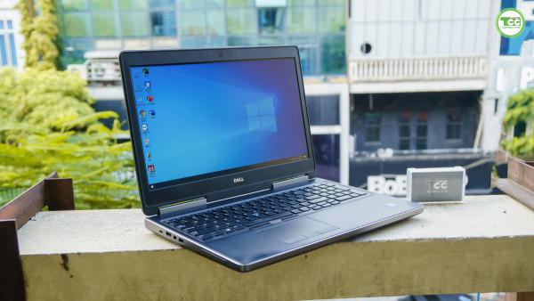 Dell Precision 7520 Core i7-7820HQ| RAM 8GB| SSD 256GB| Quadro M2200M| 15.6