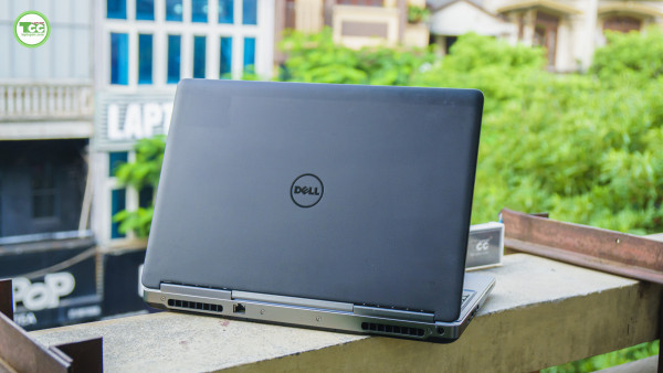 Dell Precision 7520 Core i7-7700HQ| RAM 16GB| SSD 512GB| Quadro M2200M| 15.6