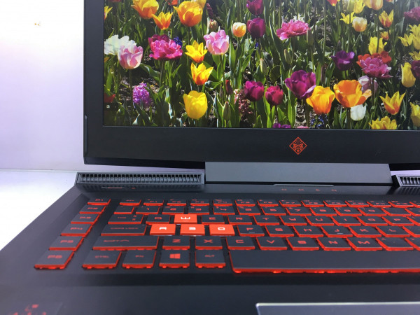 Laptop Cũ GAMING HP OMEN 17 2017 CORE I7 7700HQ/ RAM 16G/ SSD 128+HDD 1T/ GTX 1070 8G/ MÀN 17.3 FULL HD IPS
