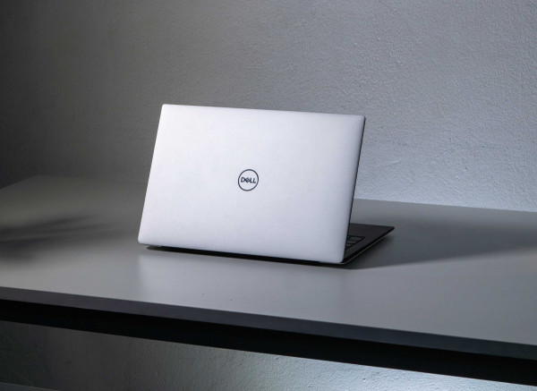 Laptop Cũ Dell XPS 13 9370 | Core i7 – 8550U| Ram 16GB | SSD 256GB |13.3 Inch Full HD (1920 x 1080)| Intel UHD Graphics 620