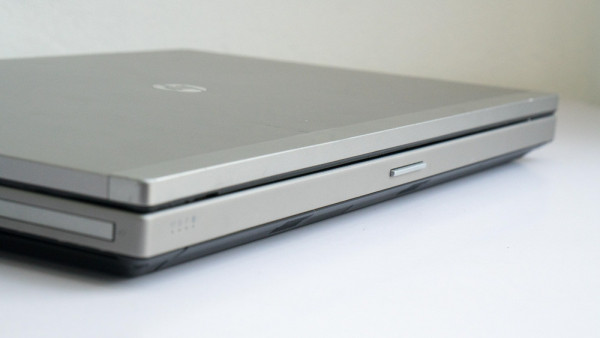 Laptop Cũ Hp Elitebook 8570p i5 3320M | RAM 4G | HDD 250G | 15.6'' HD | VGA RỜI AMD 7570M