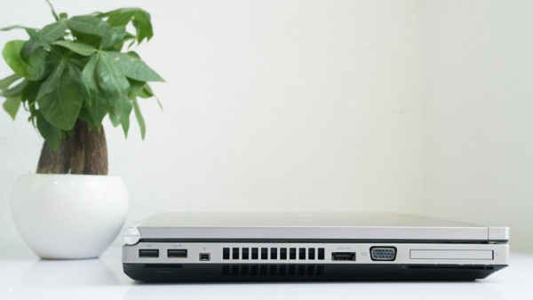 Laptop Cũ Hp Elitebook 8570p i5 3320M | RAM 4G | HDD 250G | 15.6'' HD | VGA RỜI AMD 7570M