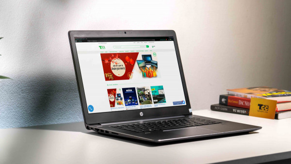  HP ZBOOK STUDIO 15 G3  I7-6700HQ 2.6GHZ, 8GB RAM, 256GB SSD, NVIDIA QUADRO M1000M, 15.6 FHD