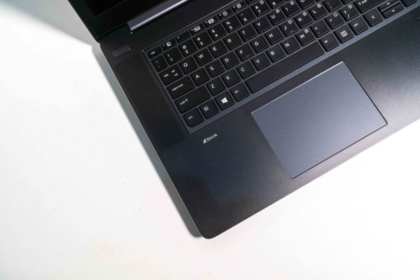  HP ZBOOK STUDIO 15 G3  I7-6700HQ 2.6GHZ, 8GB RAM, 256GB SSD, NVIDIA QUADRO M1000M, 15.6 FHD
