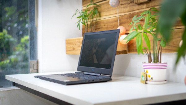 Laptop Cũ Dell G7 7588 Core i7-8750H| RAM 8GB| SSD 128GB + HDD 500GB| VGA 4GB NVIDIA GTX 1050Ti| 15.6 inch FHD