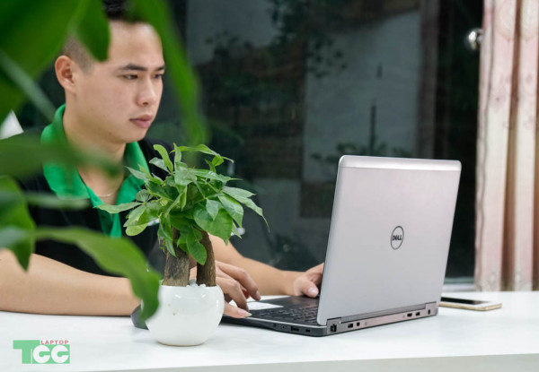 Laptop Cũ Dell Latitude E7440 |i5-4300U | Ram 4GB | SSD 128GB |MÀN HD