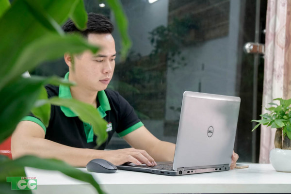 Laptop Cũ Dell Latitude E7440 |i5-4300U | Ram 4GB | SSD 128GB |MÀN HD