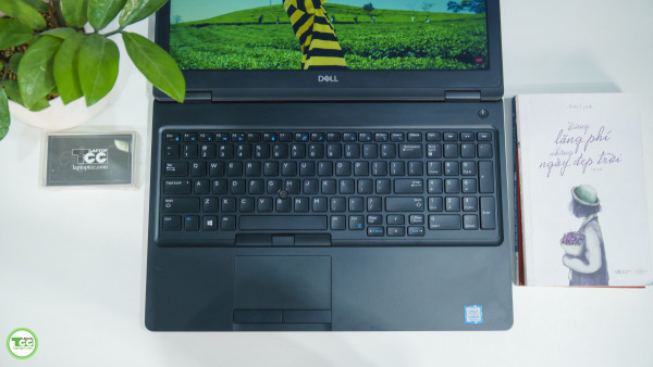 Dell Precision 3530 Core i7-8850H / RAM 16GB / SSD 256GB / FHD / Nvidia Quadro P600 4GB GDDR5