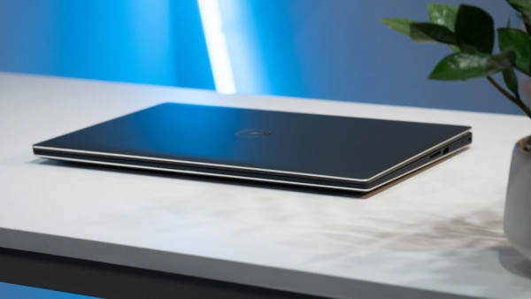 Dell Precision 5540 Core i9-9880H / RAM 32GB / SSD 512GB / NVIDIA Quadro T2000 / FHD