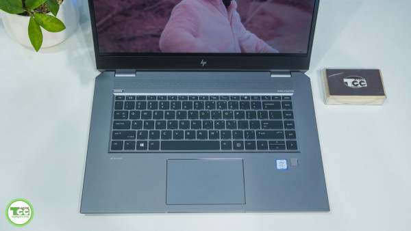 HP ZBook Studio G5 / i7-8850H / RAM 16GB / SSD 256GB / 15.6 4K/ P1000