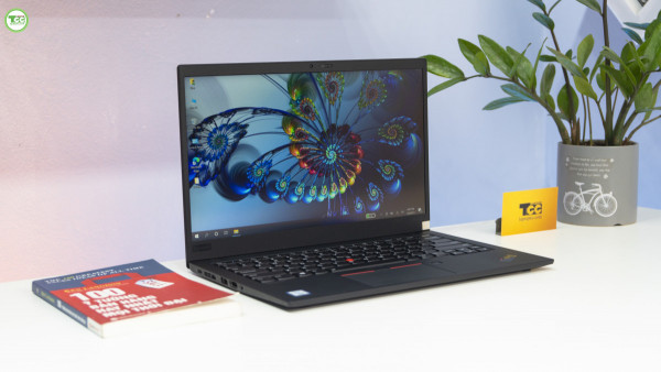 Lenovo ThinkPad X1 Carbon Gen 7 / Core i5 8365U / RAM 8GB / M.2 PCIe 256GB / 14