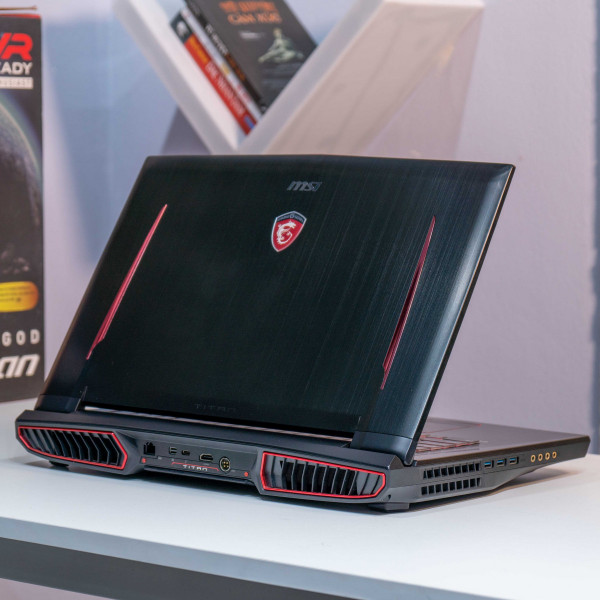 Laptop cũ MSI GT75VR 7RF Titan Pro i7 7820HK/ 32GB/ GTX 1080 8GB GDDR5X/ HDD 1TB + SSD 512GB/ 17.3