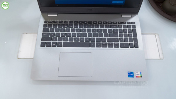 Laptop Dell Inspiron 3501