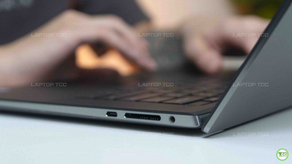 Dell Precision 5560 (2021)  Core™ i9-11950H, Ram 32GB, SSD 512GB, 15.6