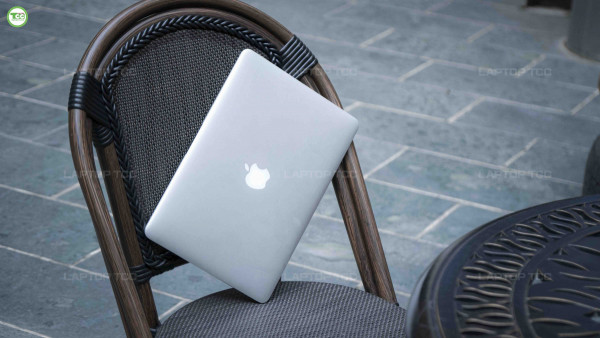 MQD42 - Macbook Air (2017) Core i7/ 8GB RAM / 256GB SSD