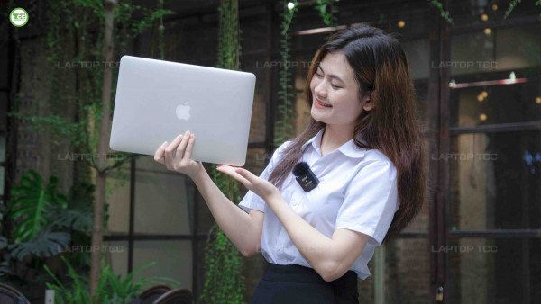 MQD42 - Macbook Air (2017) Core i7/ 8GB RAM / 256GB SSD