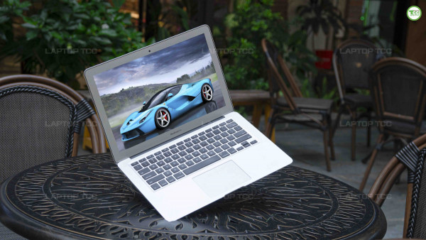 MQD42 - Macbook Air (2017) Core i7/ 8GB RAM / 256GB SSD