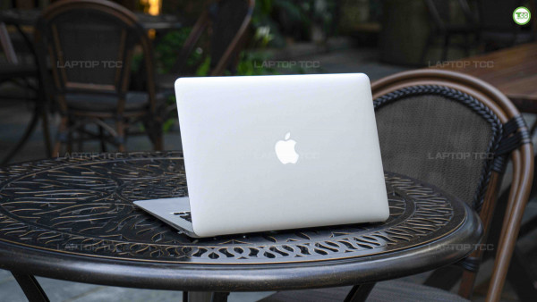 MQD42 - Macbook Air (2017) Core i7/ 8GB RAM / 256GB SSD