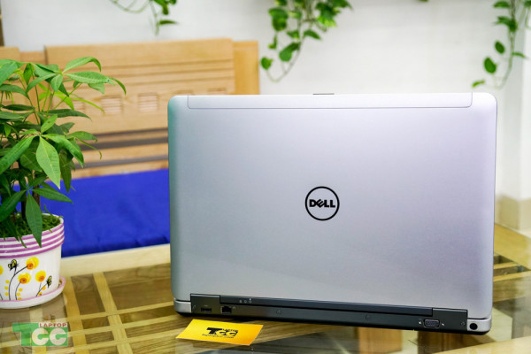 Dell Latitude E6540 Core i5 - 4300M / Ram 4GB / SSD 120GB / Màn HD / Card On
