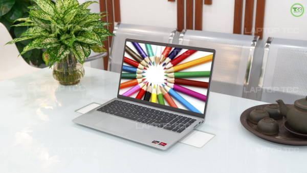 Laptop Dell Inspiron 3515