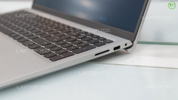 Laptop Dell Inspiron 3515