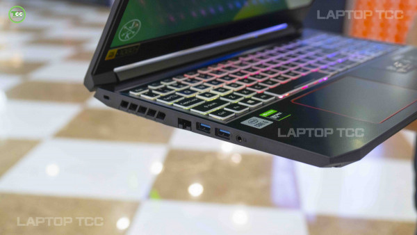 Laptop Gaming Acer Nitro 5 (2021) Core™ i5-11400H, RAM 8GB, SSD 512GB, 15.6