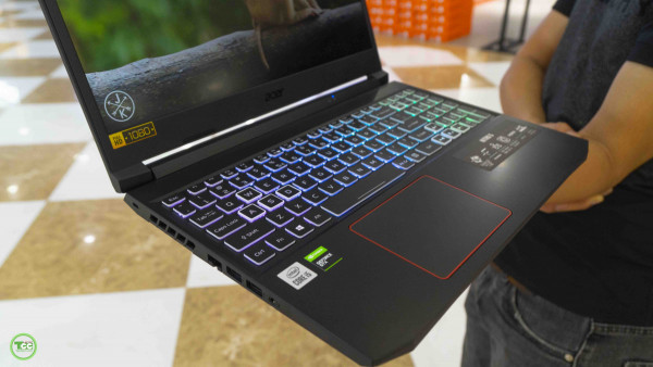 Laptop Gaming Acer Nitro 5 (2021) Core™ i7-11370H, RAM 8GB, SSD 512GB, 15.6