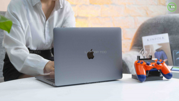 Macbook Pro 13 2020 M1 / 8GB / 256GB