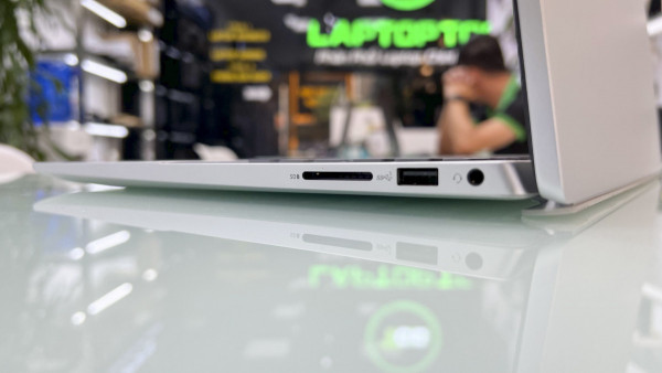  Dell Inspiron 16 5620 Core i5 1240P, Ram 16GB, SSD 512GB, 16