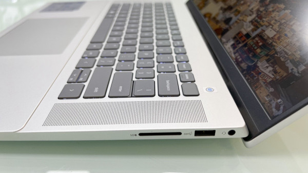  Dell Inspiron 16 5620 Core i5 1240P, Ram 16GB, SSD 512GB, 16