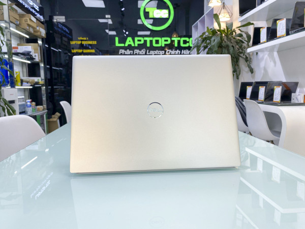 Dell Inspiron 16 5625 AMD