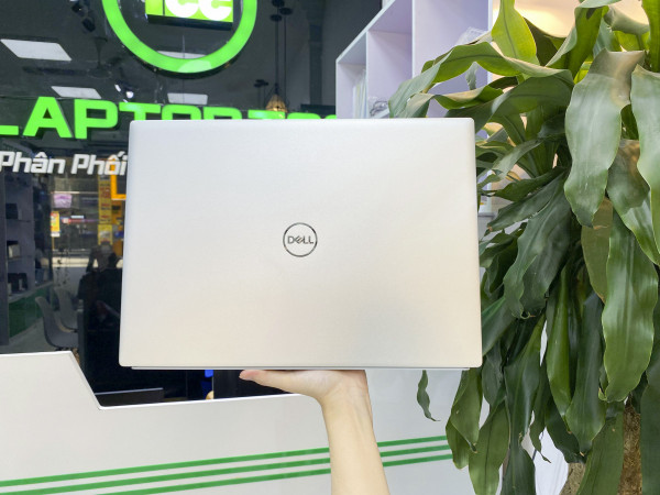 Dell Inspiron 16 5625 AMD