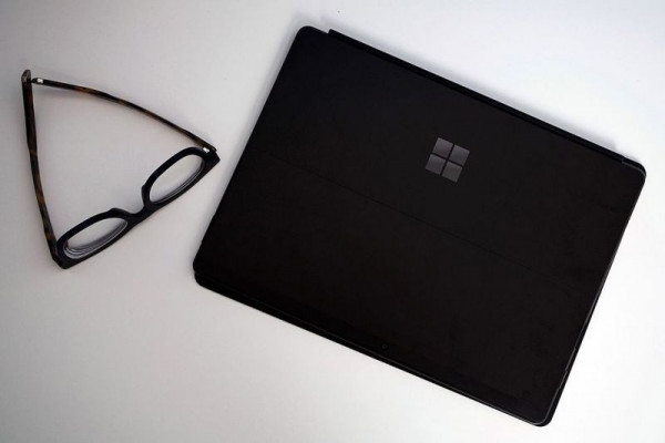 Surface Pro X SQ1 / 8GB / 128GB - New