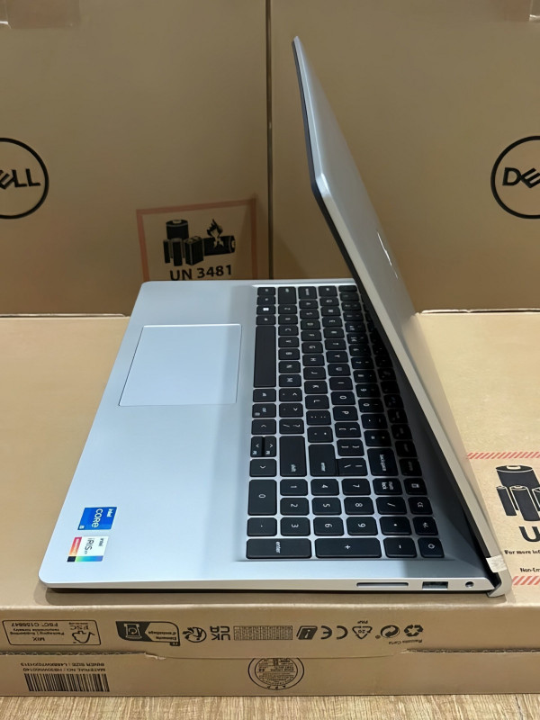 Dell Inspiron 3520 Core i5-1235U, Ram 16GB, SSD 512GB, 15.6