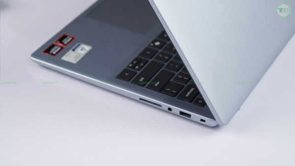 Dell Inspiron 14 5445 (2024) Ryzen™ 7 8840HS, RAM 16GB, SSD 512GB, 2K