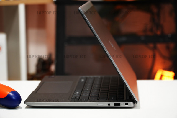 Dell Latitude 13 7350 (2024) Core™ Ultra 7 165U, RAM 32GB, SSD 512GB, FHD+ TOUCH