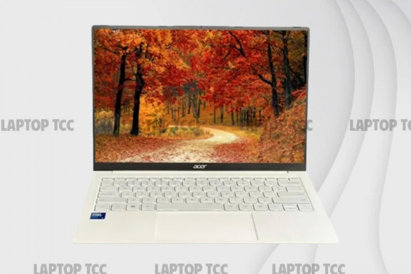 Acer Swift SFA14-77-5WU2: Core 5-210H, 32GB, 1TB, 14.0” 2.2K IPS