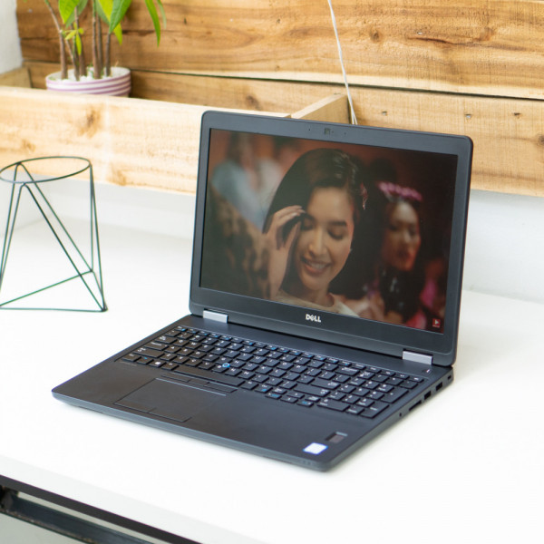 Laptop Cũ Dell latitude E5570 |Core i7 6600U | RAM 8G| Ổ SSD 256G| CARD ON| MÀN 15.6 FHD