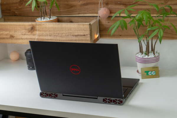 Laptop Cũ Dell Inspiron N7567 Core i5-7300HQ, RAM 8GB, HDD 500GB + SSD 128GB, VGA 4GB NVIDIA GeForce GTX 1050 15.6