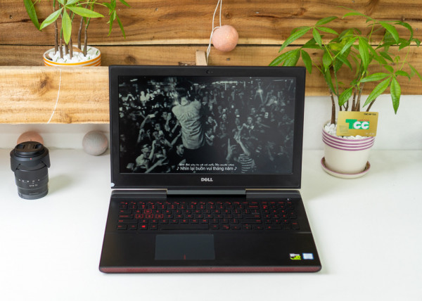 Laptop Cũ Dell Inspiron N7567 Core i5-7300HQ, RAM 8GB, HDD 500GB + SSD 128GB, VGA 4GB NVIDIA GeForce GTX 1050 15.6